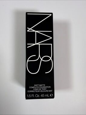 NARS Soft Matte Complete Foundation – Light 5 FIJI